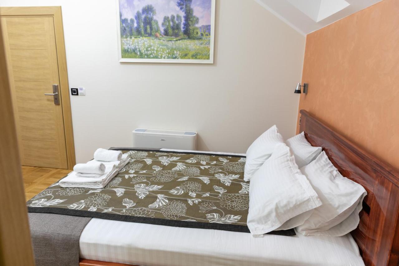 Hotel Kutko Pancevo Ngoại thất bức ảnh