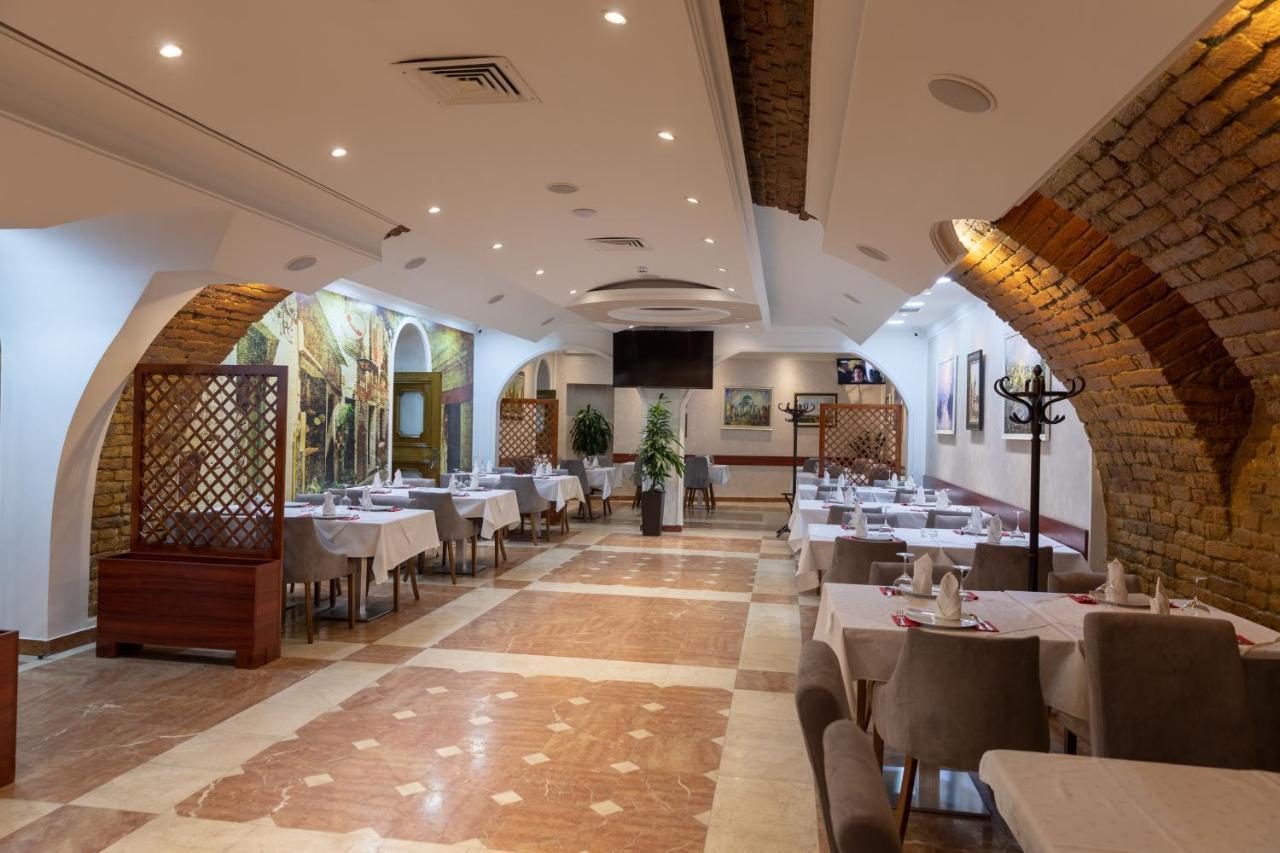 Hotel Kutko Pancevo Ngoại thất bức ảnh