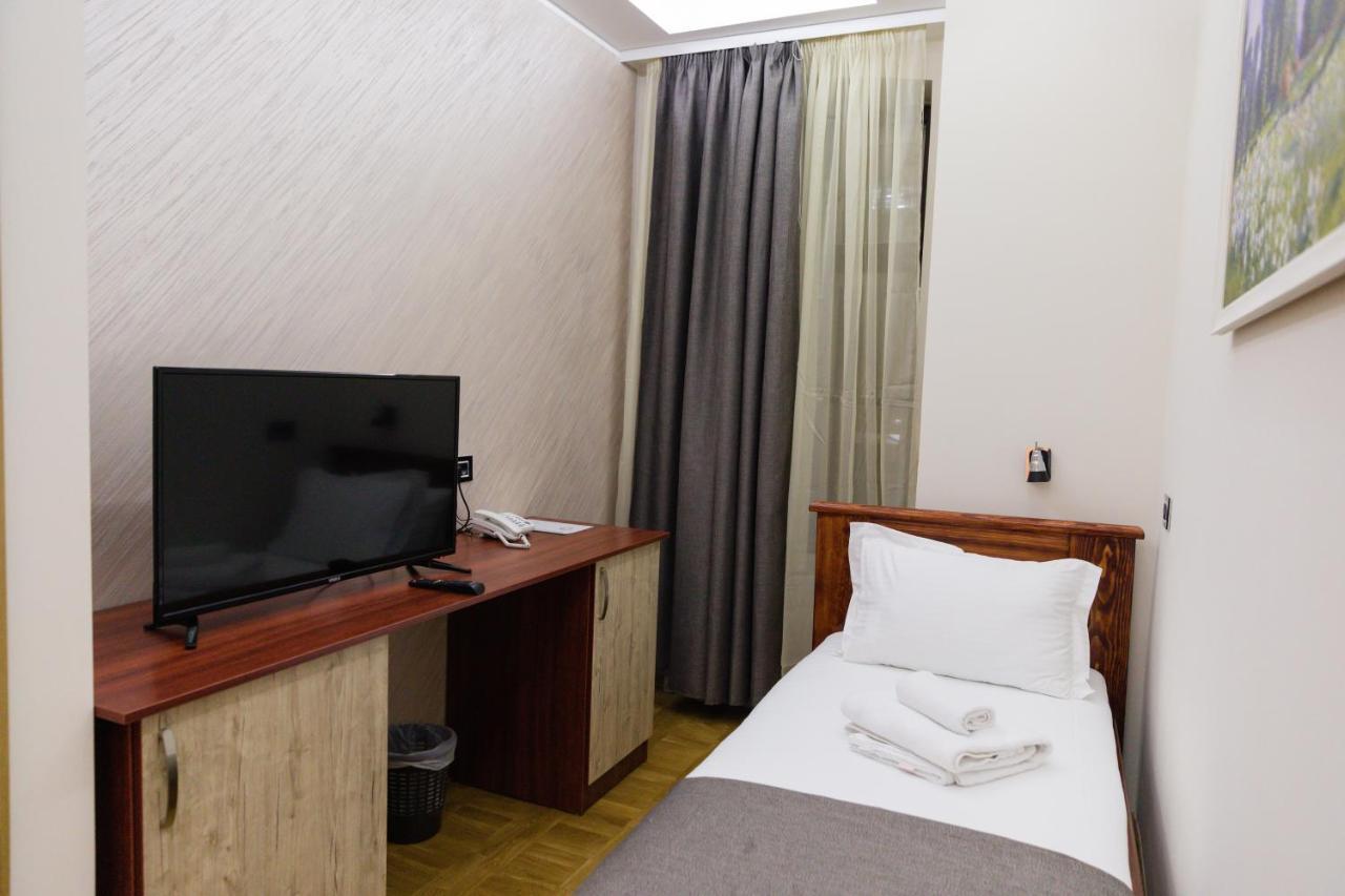 Hotel Kutko Pancevo Ngoại thất bức ảnh