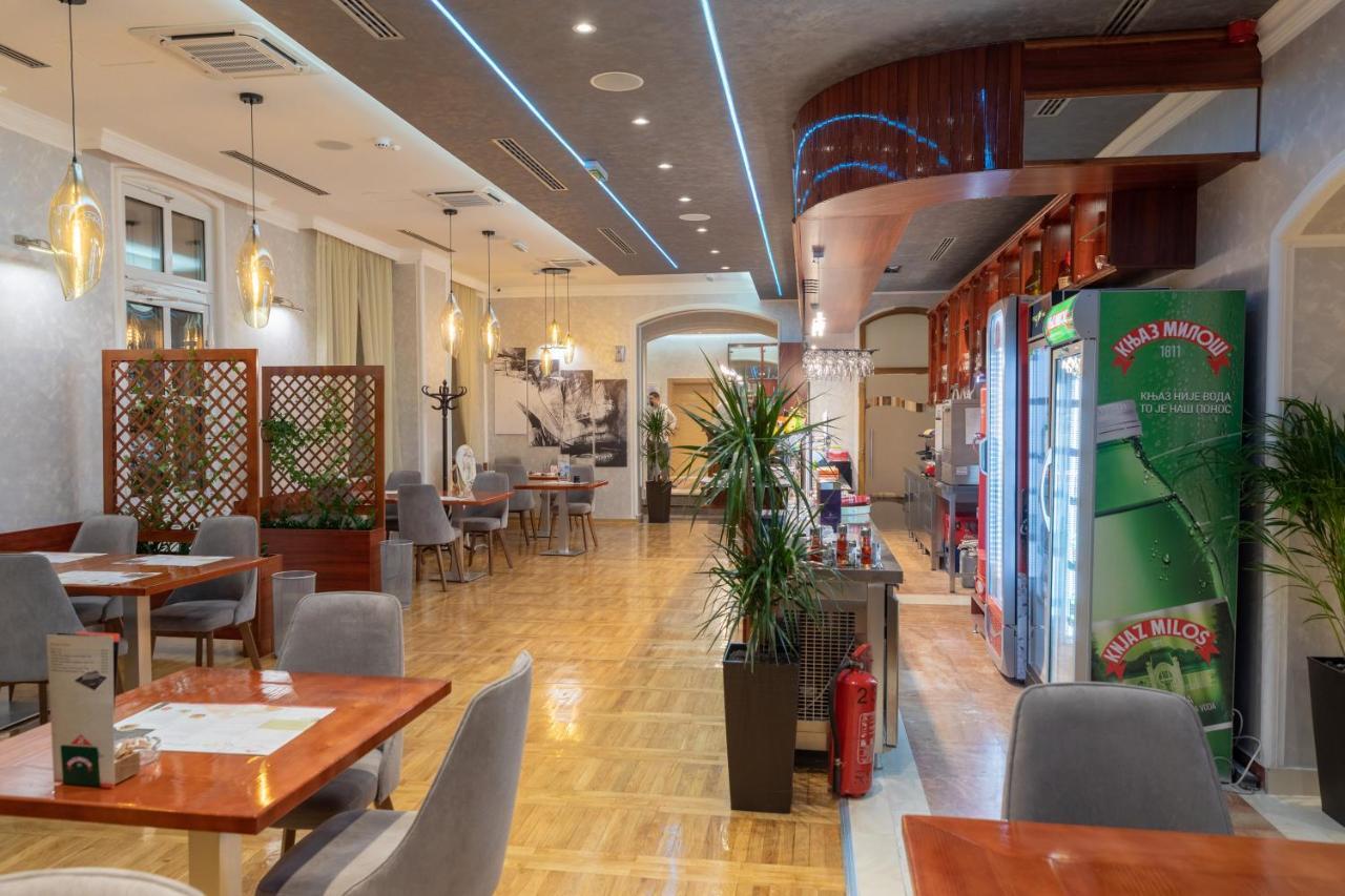 Hotel Kutko Pancevo Ngoại thất bức ảnh