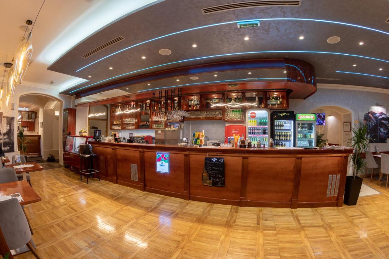 Hotel Kutko Pancevo Ngoại thất bức ảnh
