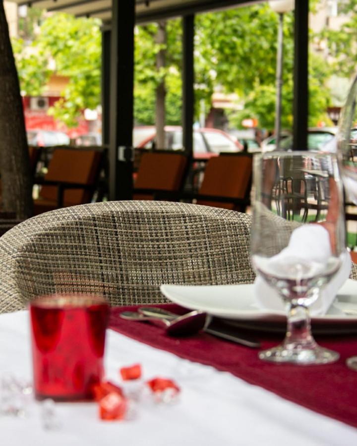 Hotel Kutko Pancevo Ngoại thất bức ảnh