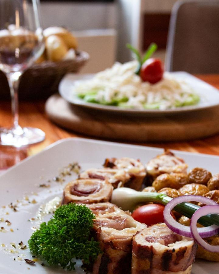 Hotel Kutko Pancevo Ngoại thất bức ảnh